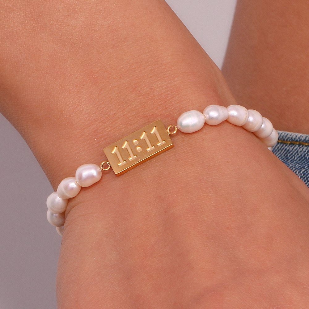 11:11 Pearl bracelet
