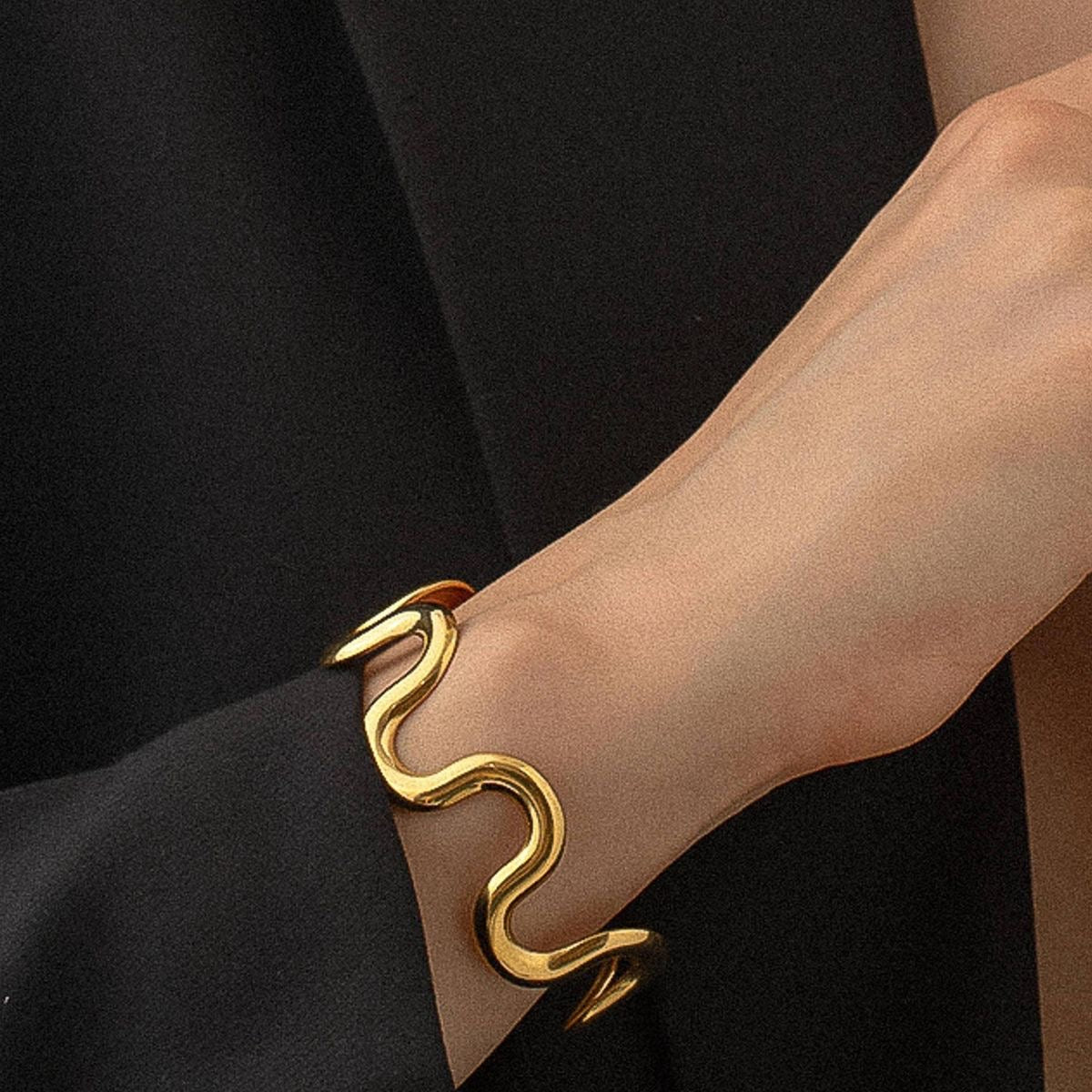 Noor Wavy Bracelet