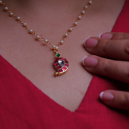 Raang-Rivaaz Necklace
