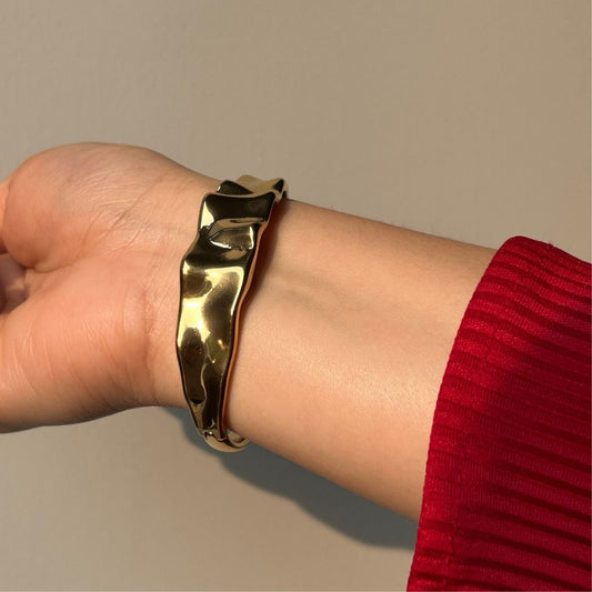 Hope Chunky Wavy Bracelet