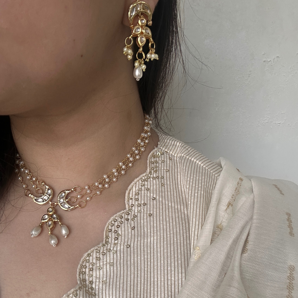 Nayra Choker Necklace and Earrings Set