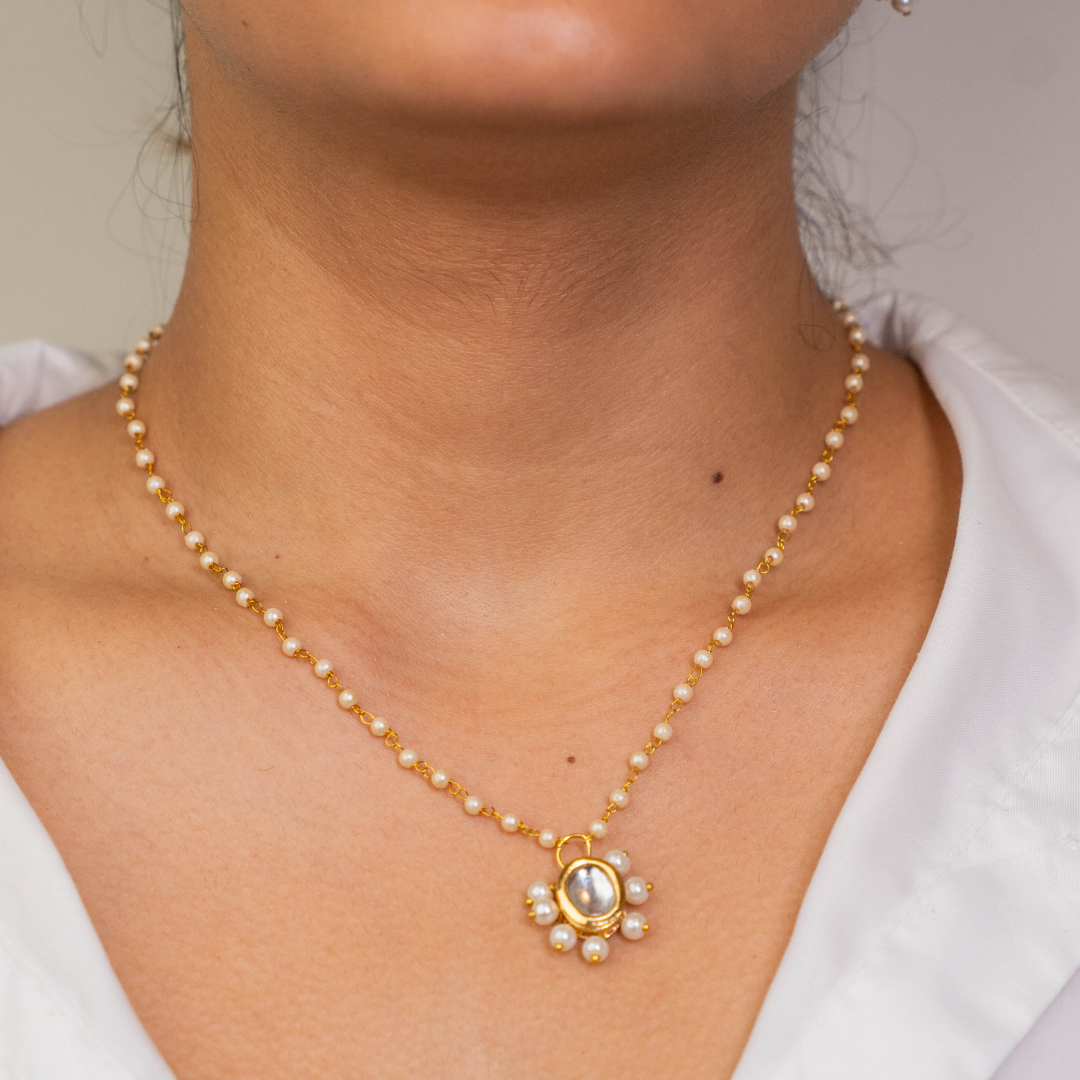 Ishani Kundan Earrings and Necklace Set