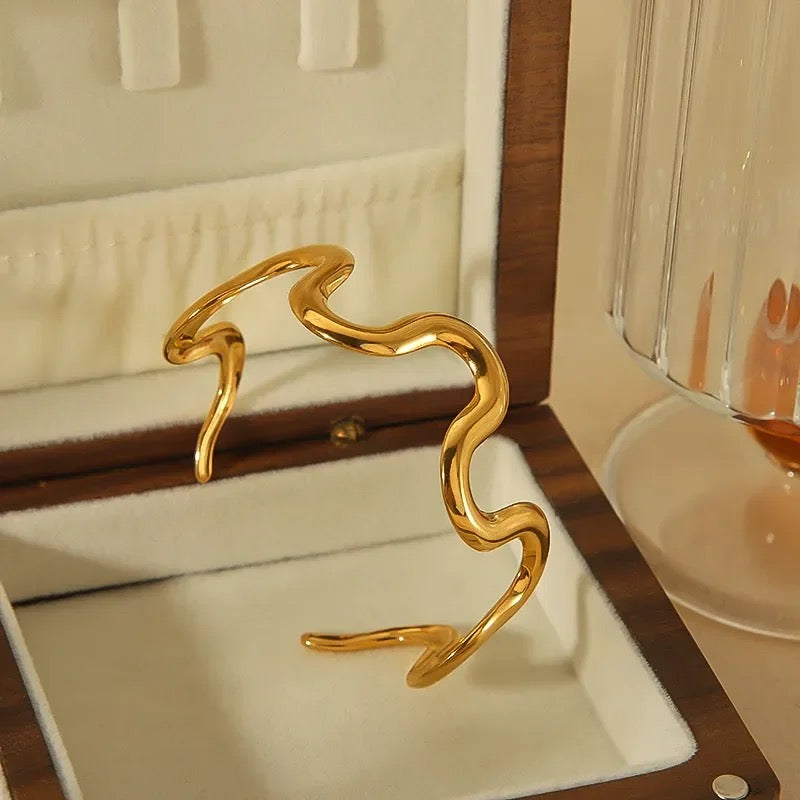 Noor Wavy Bracelet