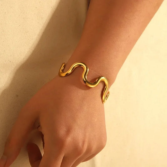 Noor Wavy Bracelet